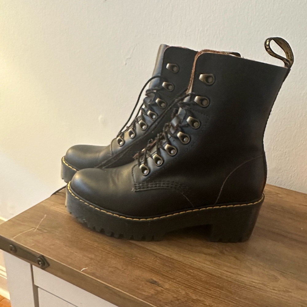 LEONA WOMEN'S VINTAGE SMOOTH LEATHER HEELED BOOTS